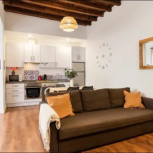 https://rustic-nice-apartment-in-malaga-center.hotelsinnerja.org